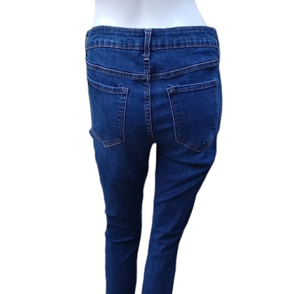 590931....Old Navy Rockstar Skinny Jeans Size 8, W28" 28"Inseam 9"Rise - Picture 4 of 5